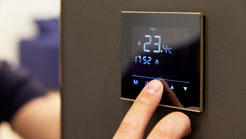 electronic floor heating setting, on the touch screen